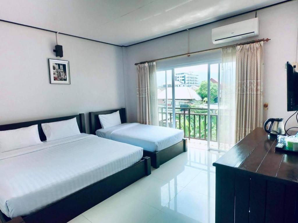 Phou Ang Kham 2 Hotel Vang Vieng Exterior photo