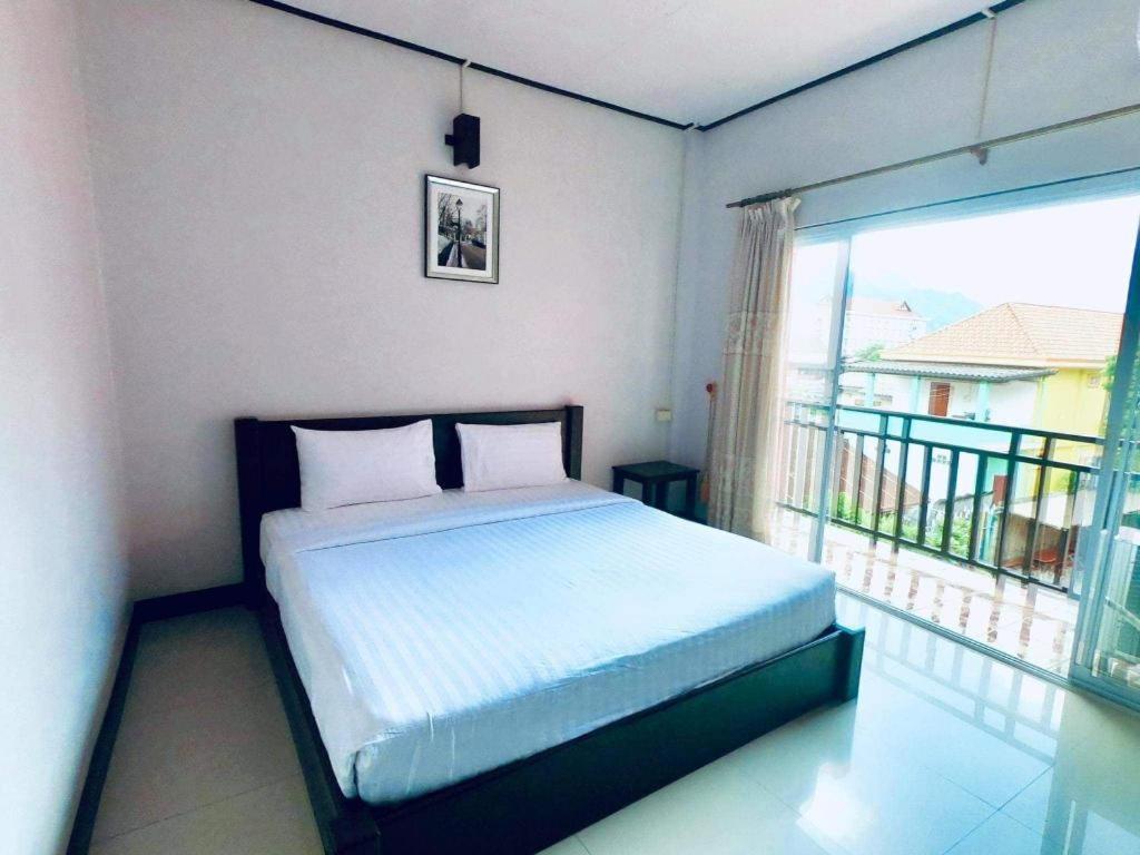 Phou Ang Kham 2 Hotel Vang Vieng Exterior photo
