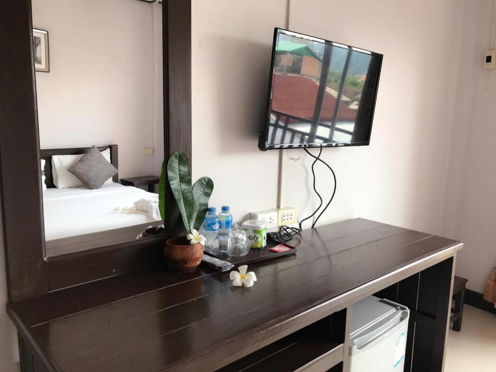 Phou Ang Kham 2 Hotel Vang Vieng Exterior photo