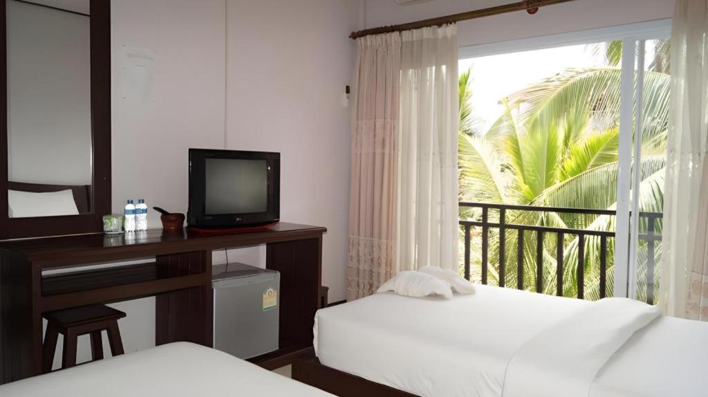 Phou Ang Kham 2 Hotel Vang Vieng Exterior photo
